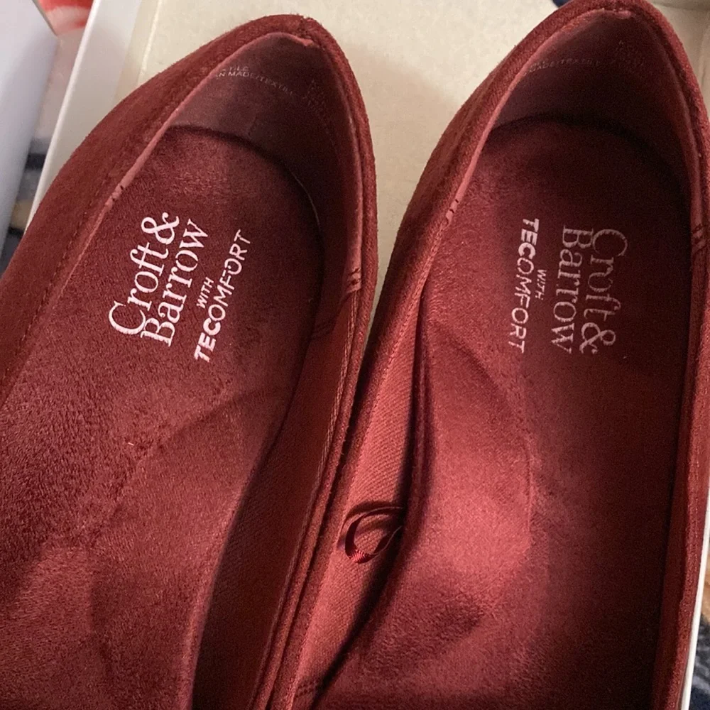 Croft and Barrow style icebergmint in the color burgundy. Wedge style shoes. 9 - Picture 5 of 7